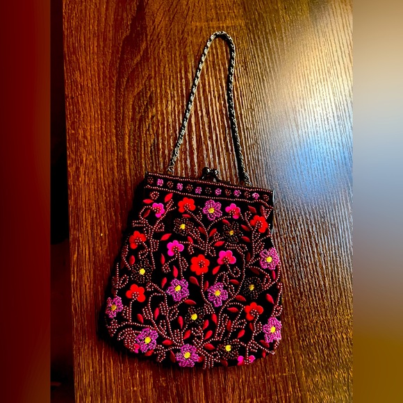 Bloomingdales brand beaded floral evening bag - Picture 1 of 3